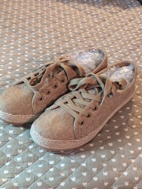 Tommy Bahama Galanna Women's Tan/Gold Shimmer Espadrille Lace-up Sneakers,9.5.